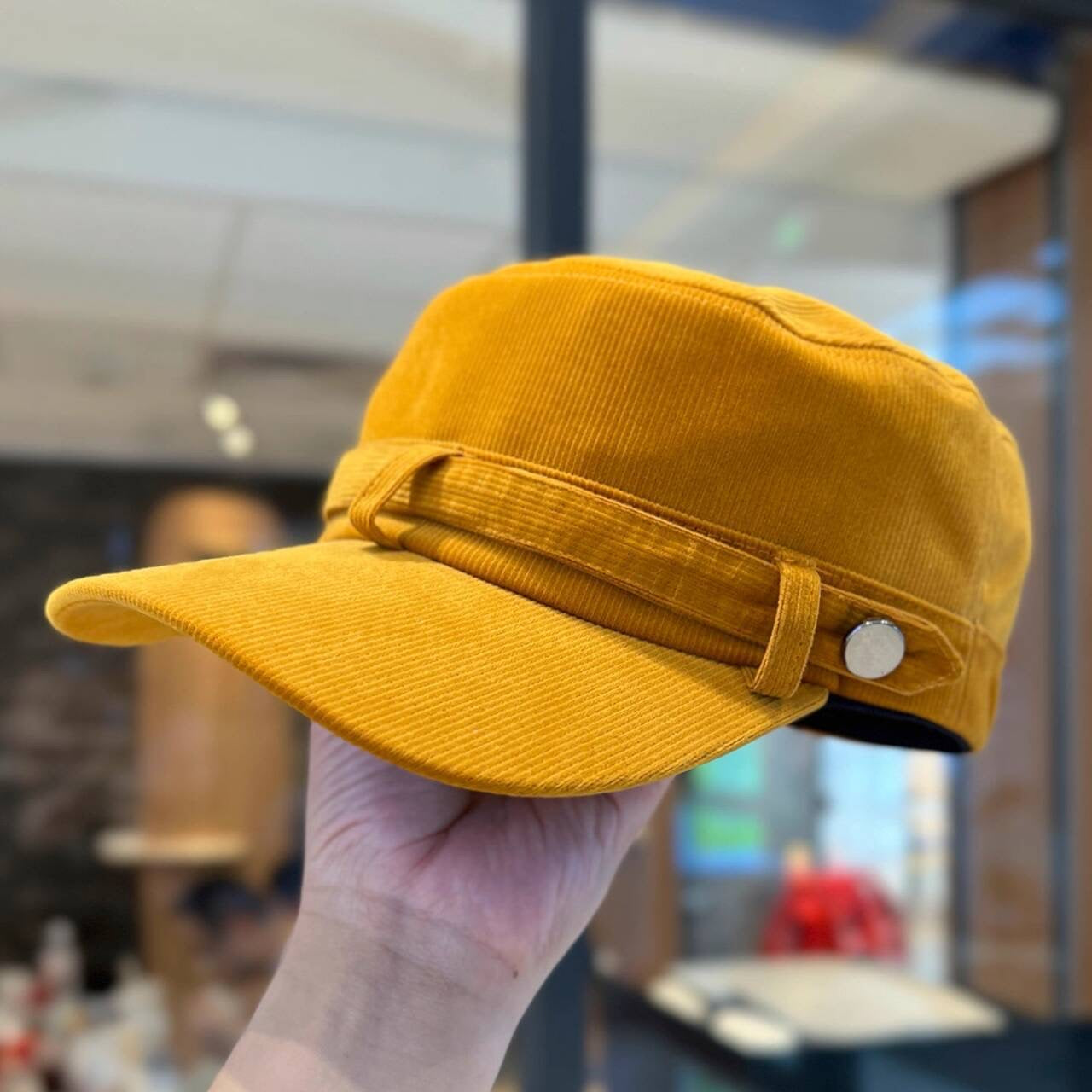 Retro newsboy corduroy hat
