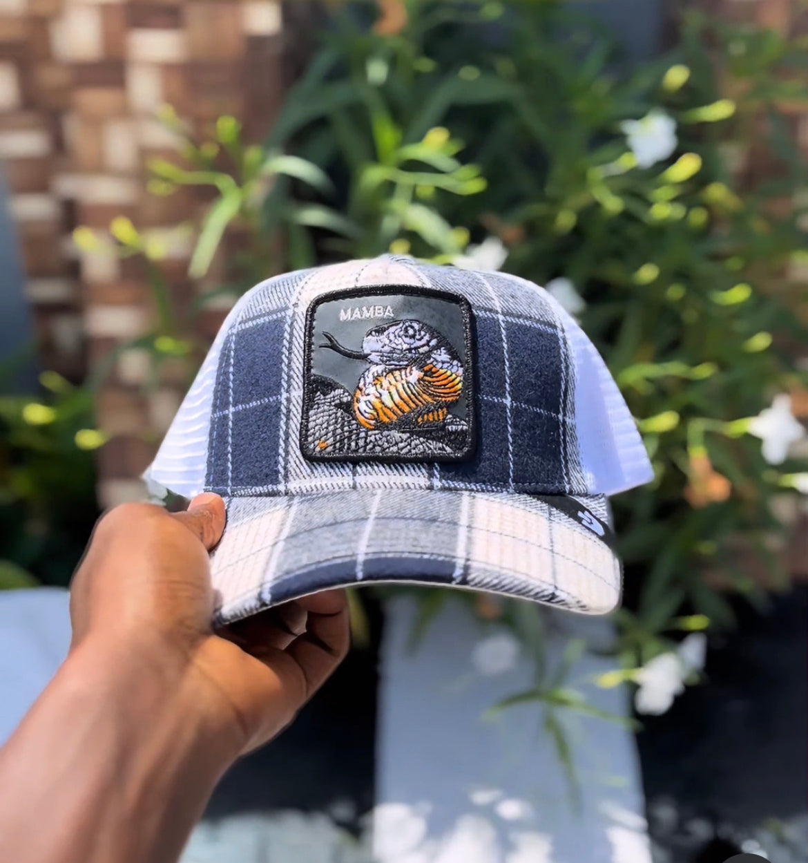 Goorin Bros GB farm checked trucker
Size: Adjustable
