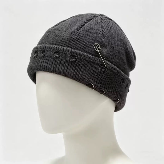 Pin grey beanie
