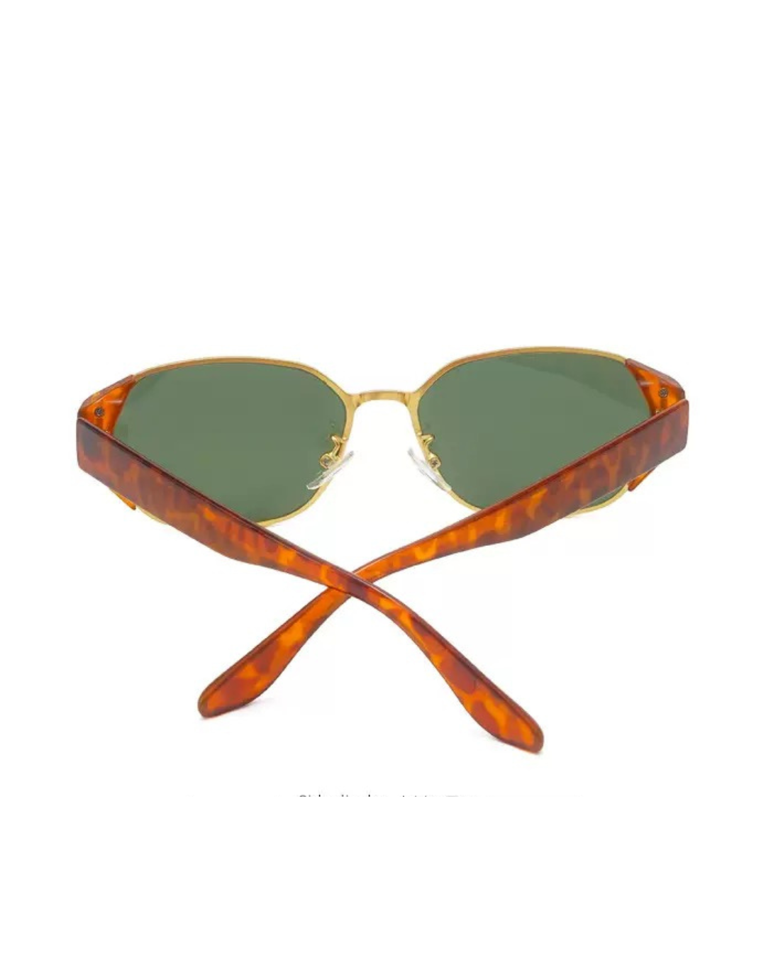 Angular retro glasses