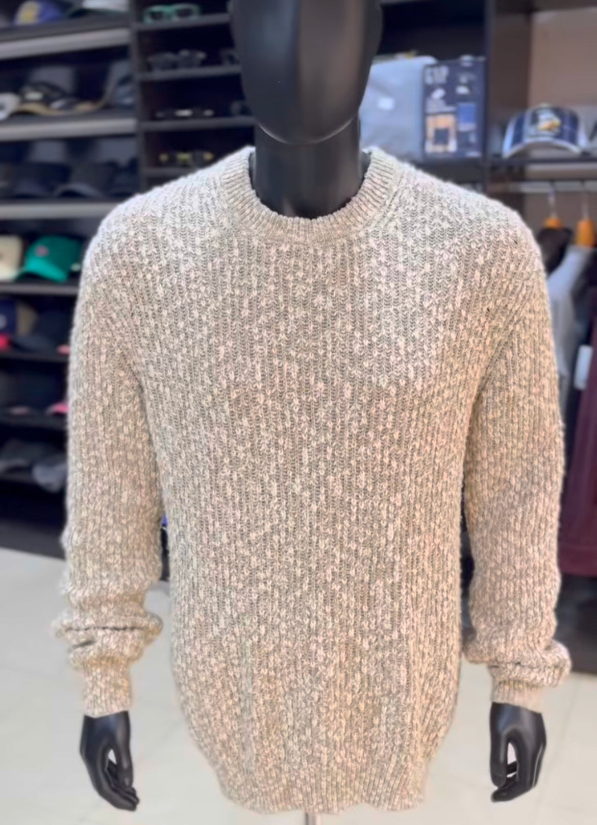 Isolid knit sweater