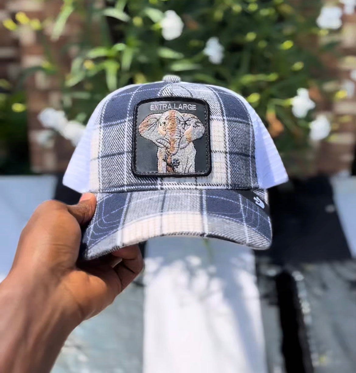 Goorin Bros GB farm checked trucker
Size: Adjustable