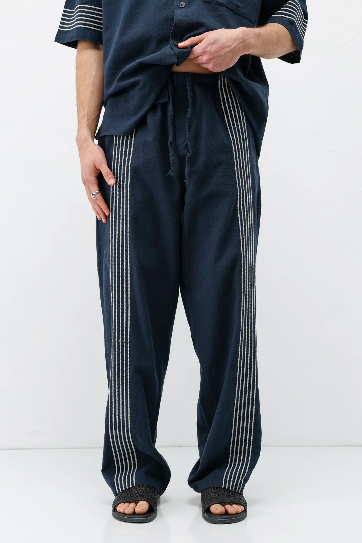 Vamos cotton embroidered set