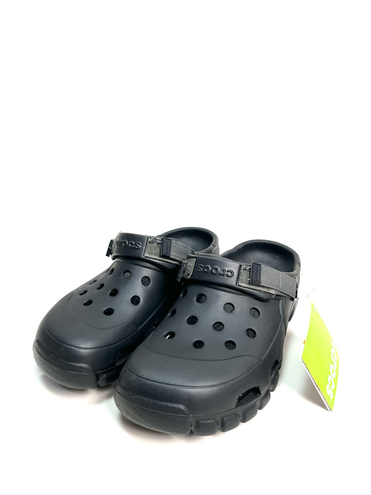 Crocs roomy fit in black