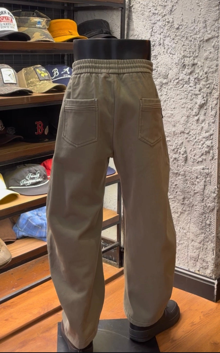 Heavy block design pants in carton