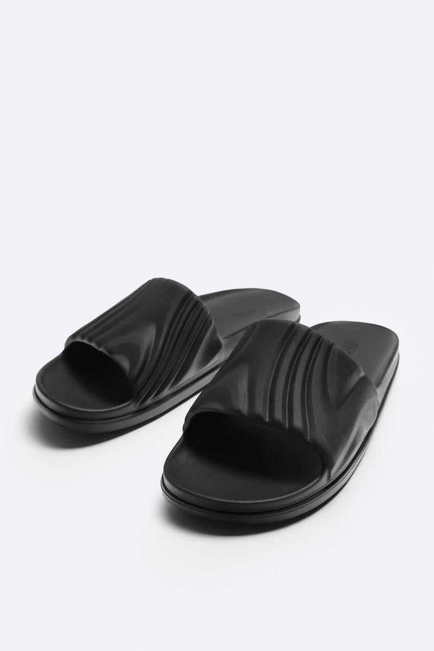 Zara textured monochrome slider