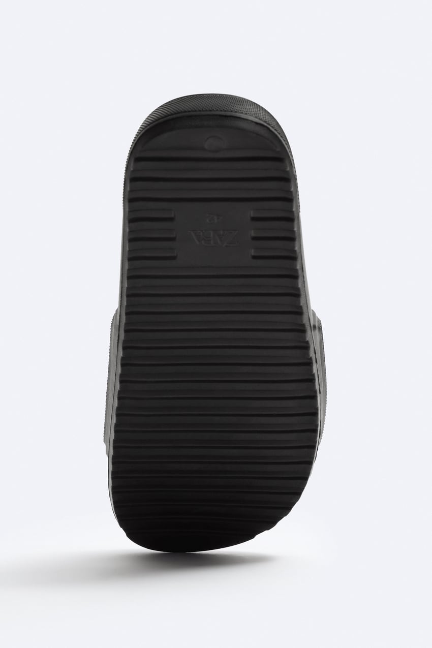 Zara textured slider in black