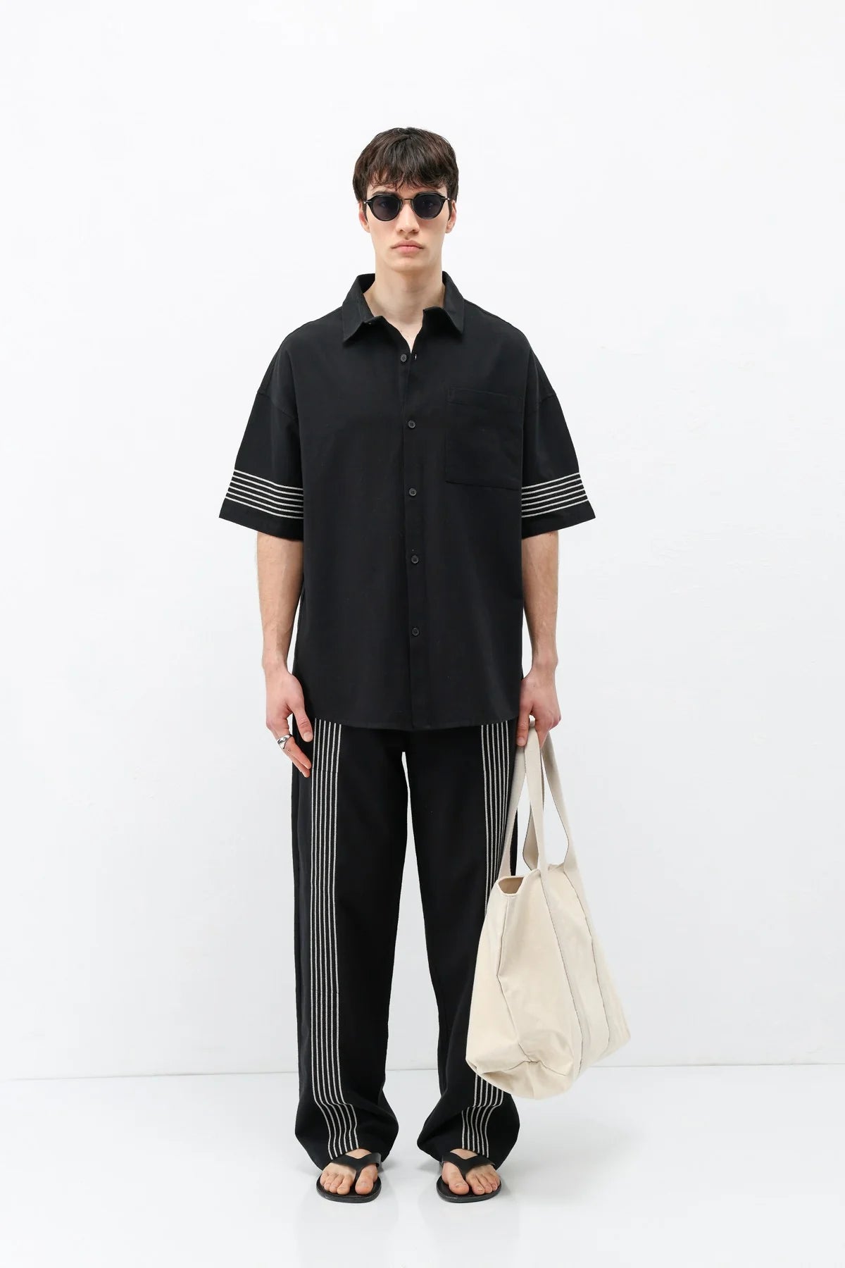 Vamos cotton embroidered set
