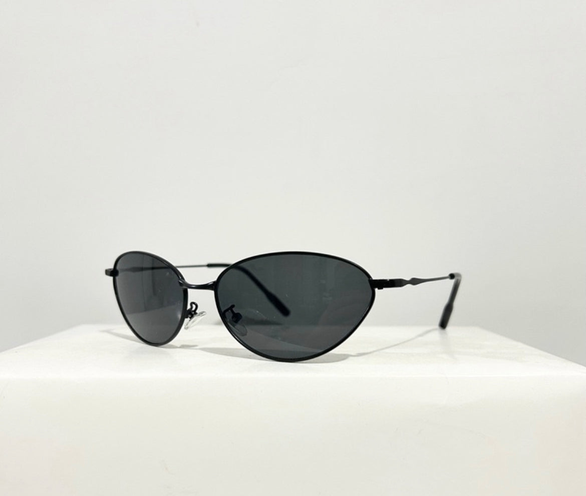 Lightweight cat eye glasses