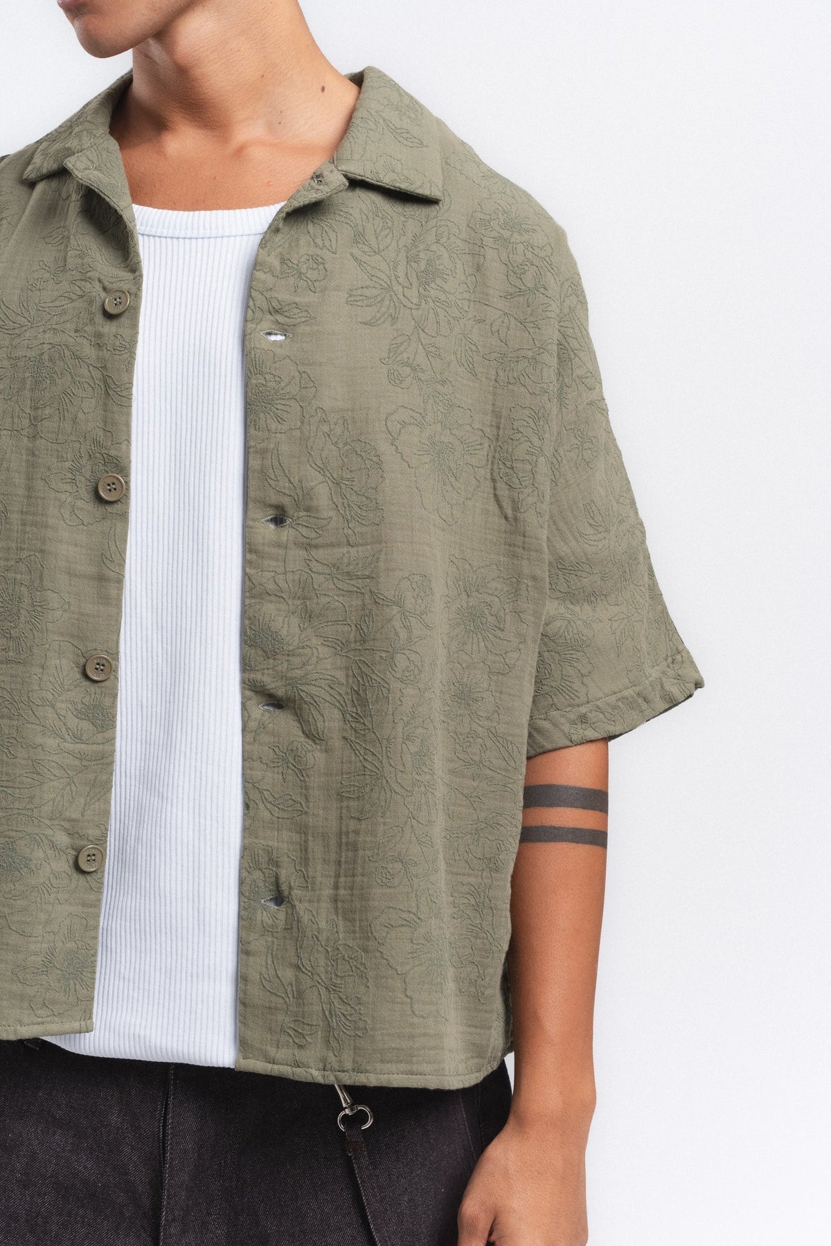 Retro club floral embroidered revere shirt green