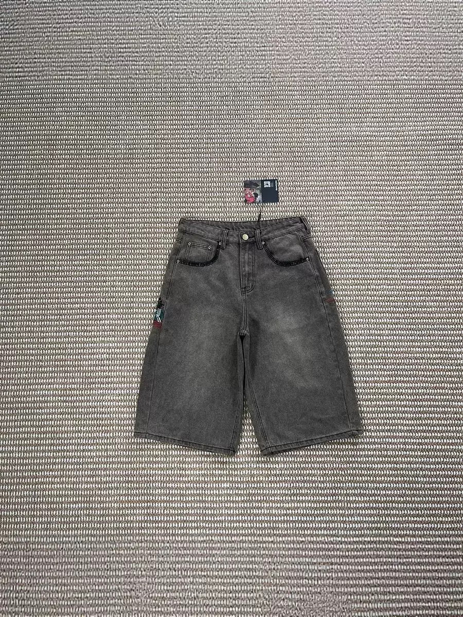 Embroidered pocket denim jort