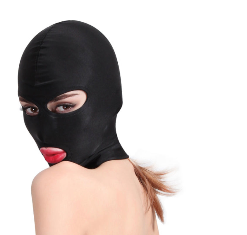 Three hole skimask
Size: M