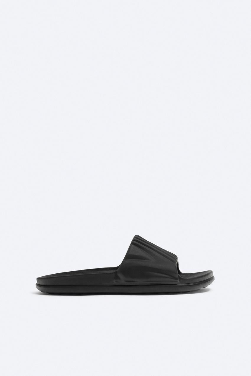 Zara textured monochrome slider