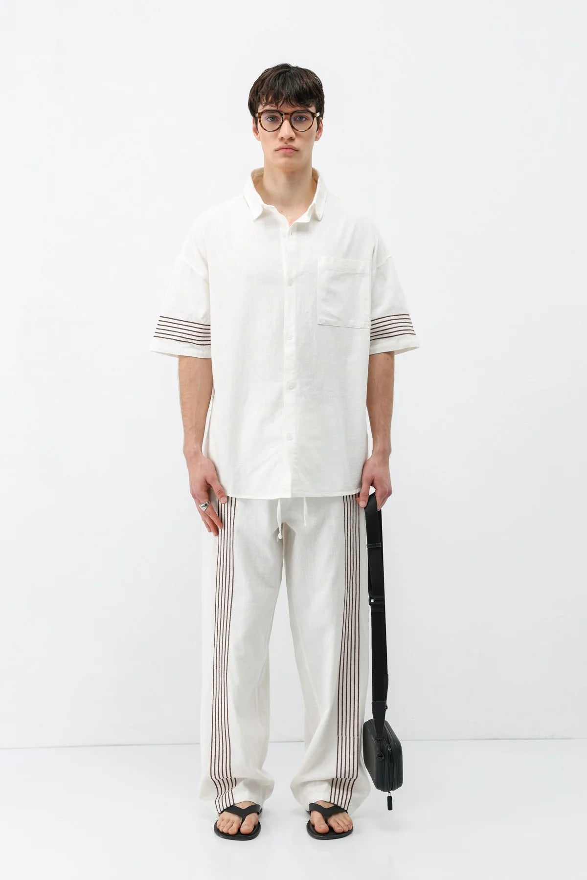 Vamos cotton embroidered set