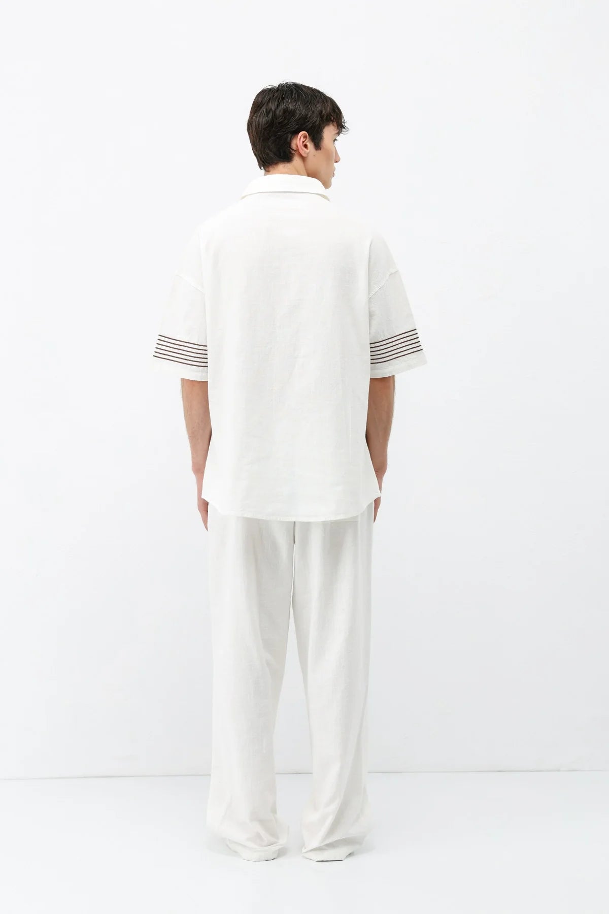 Vamos cotton embroidered set