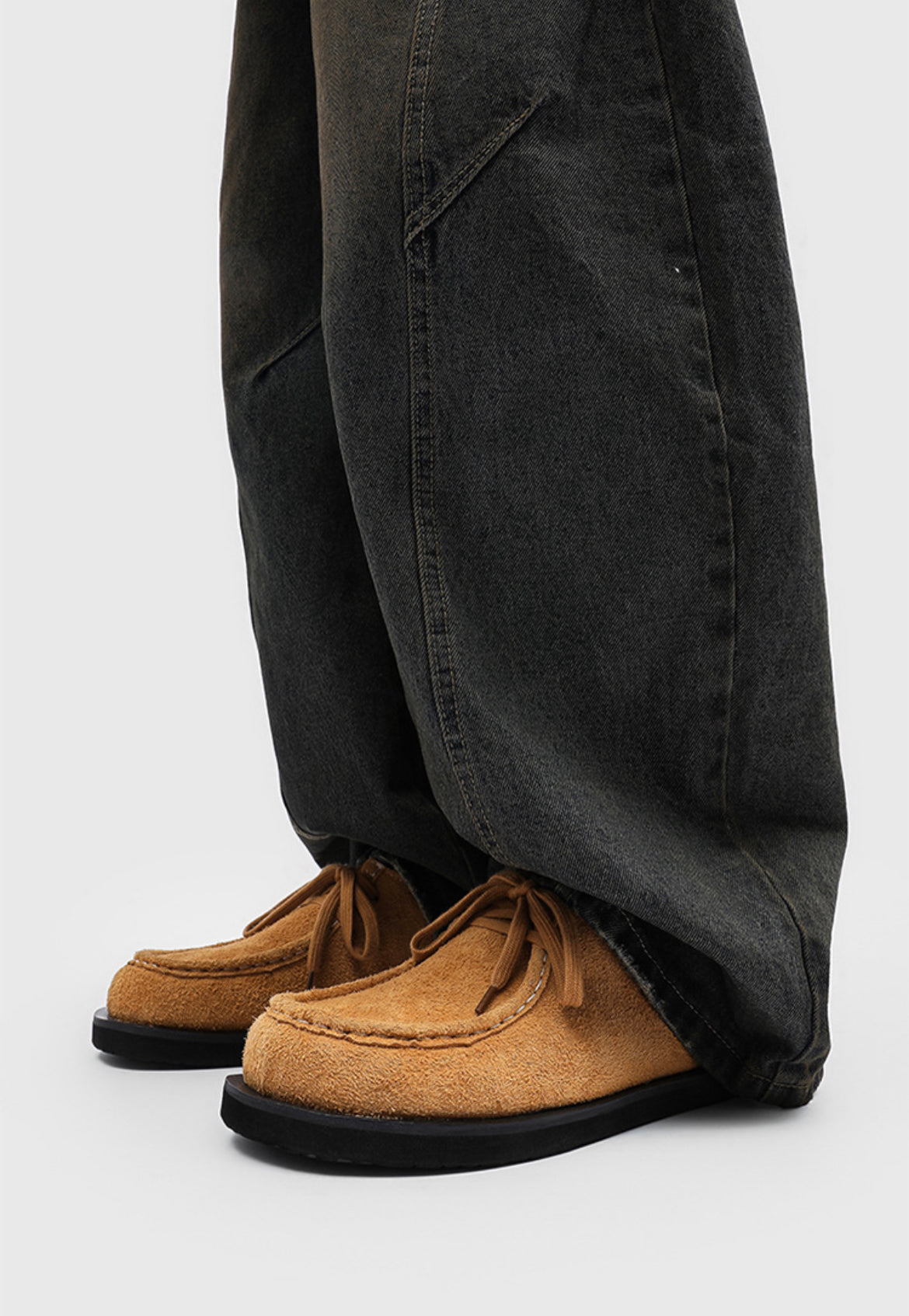 Laced brown suede mule