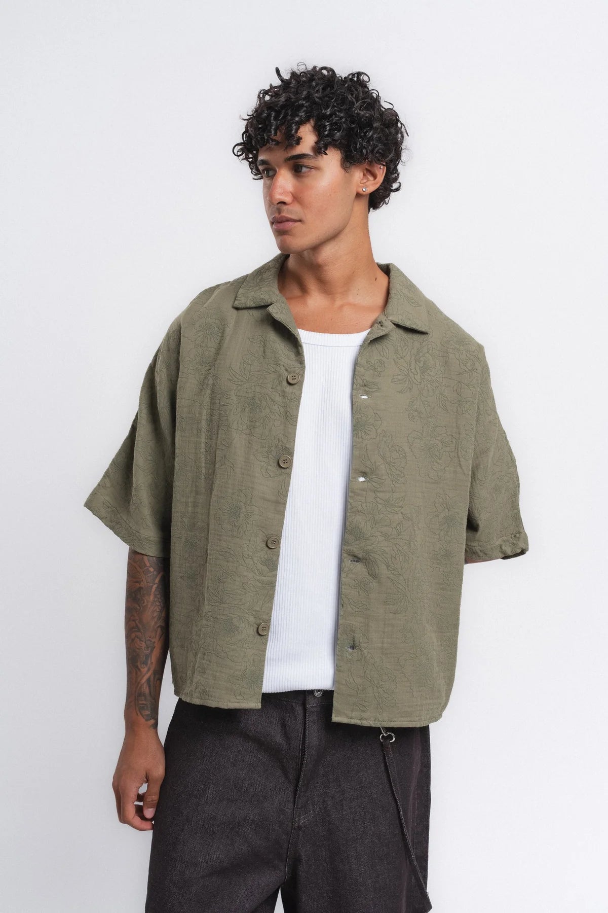 Retro club floral embroidered revere shirt green