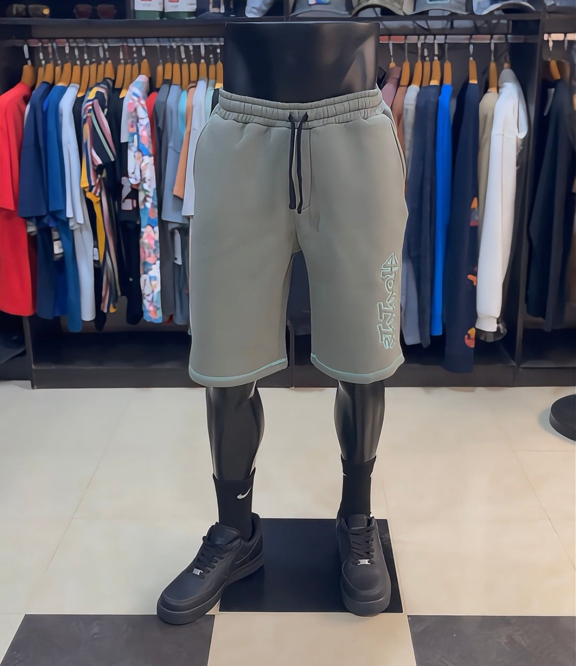 Boohoo contrast stitch short in green