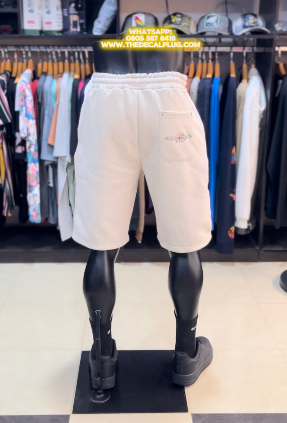 Boohoo floral embroidered short