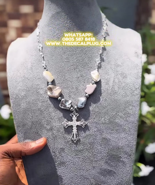 Pearl mix crucifix necklace
