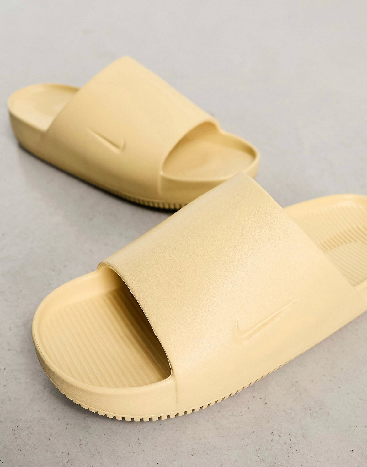 Nike Calm Slides