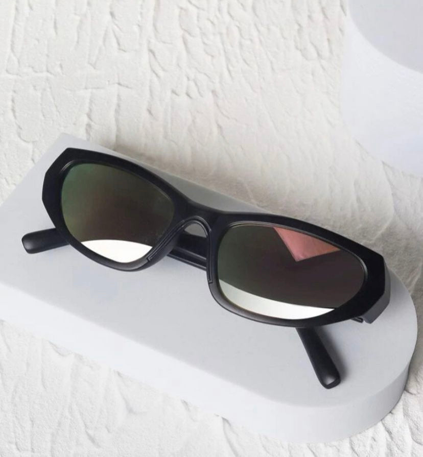 Small reflective geometric frame glasses